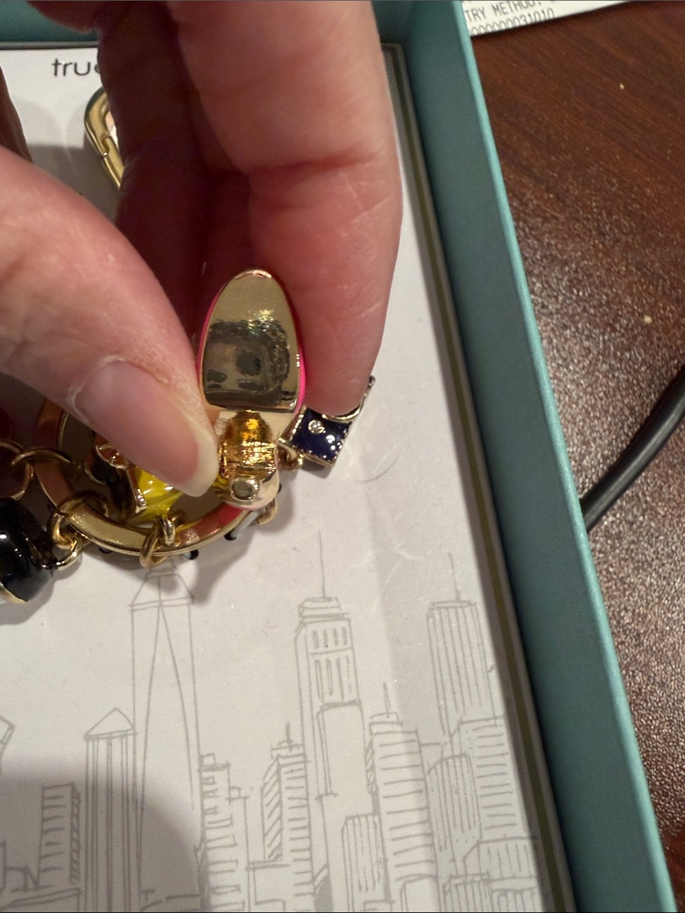 New York Charm Keyring with Pink Pump, Yellow Taxi Stone Purse &Multicolor Icons - Picture 5 of 10